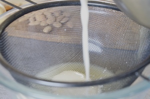 filtrage-lait amandes